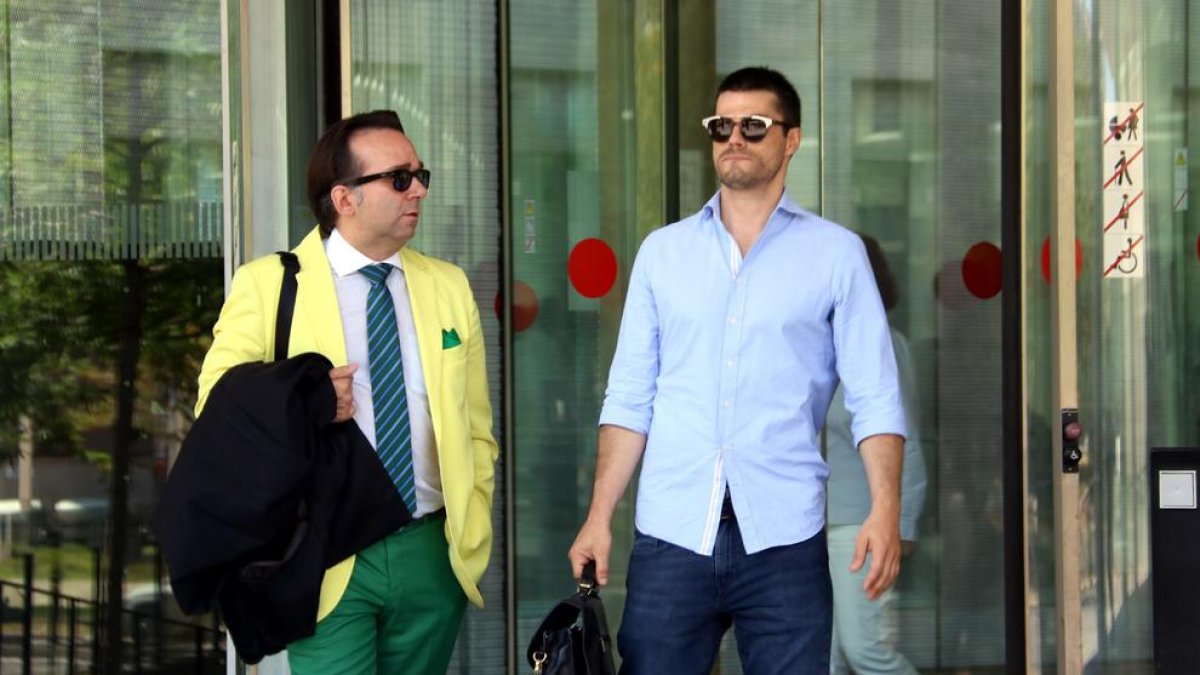 Un juzgado de Barcelona ordena la búsqueda y encarcelamiento del estafador del amor, Albert Cavallé