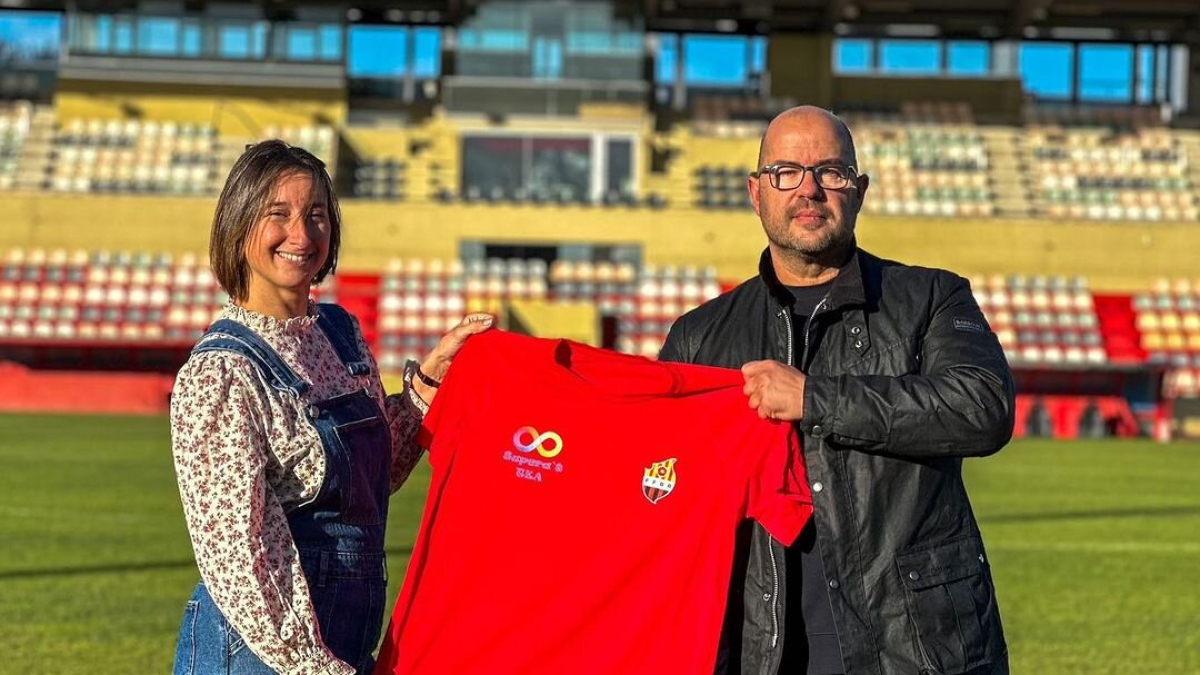 La presidenta de Supera't, Mònica Bellido, y el presidente de la FFBR, Xavi Guix.