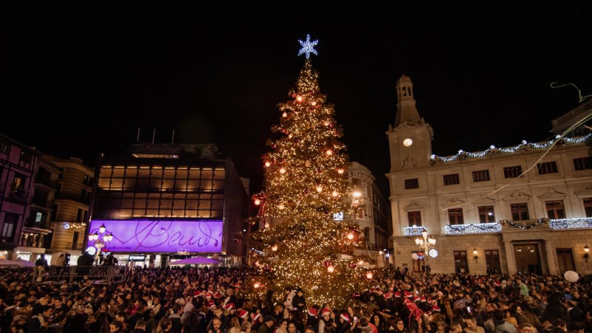 Imatge d'arxiu de l'arbre de Nadal a Reus.