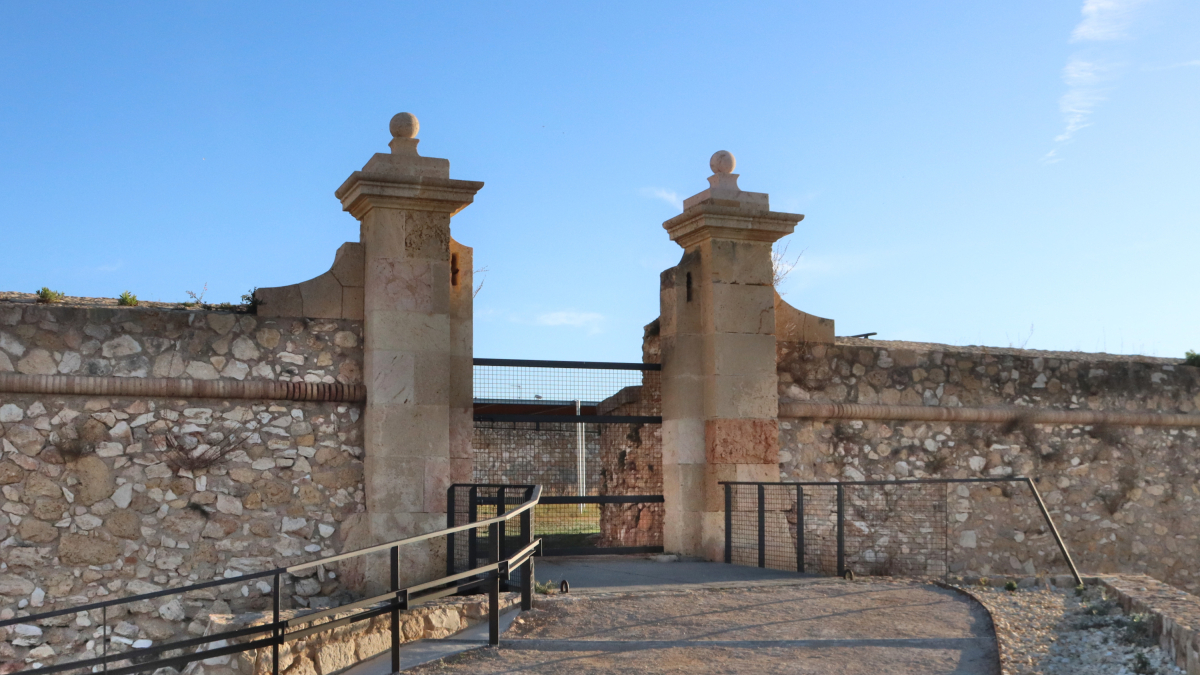 Entrada al Fortí de Sant Jordi de Tarragona, después de los trabajos de mejora.