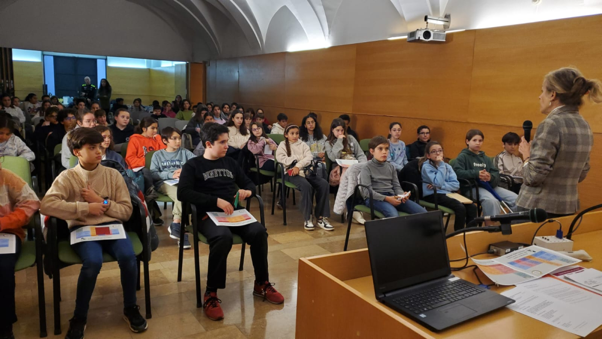 Imatge de la constitució del Consell Municipal d’Infants de Reus.