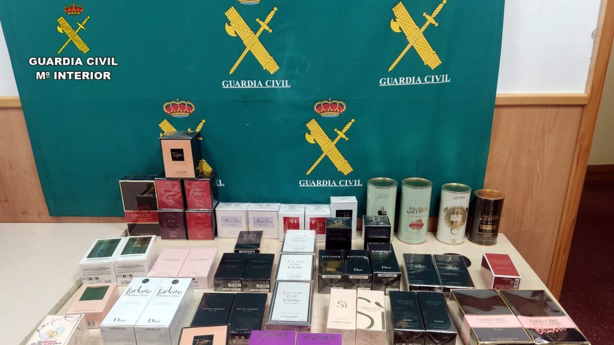 Mostra dels productes robats al duty free de l'aeroport del Prat.