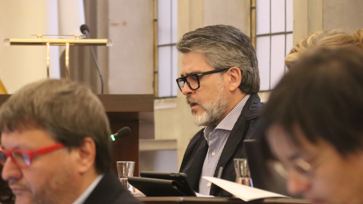 El regidor d'Hisenda de l'Ajuntament de Reus, Manel Muñoz, durant el ple d'aprovació del pressupost i les ordenances fiscals del 2024.
