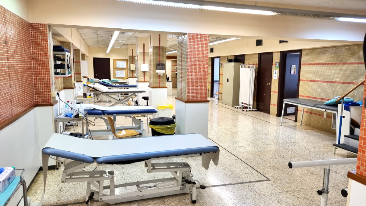 Estado actual de la sala de rehabilitación de la CAP Catalunya, ubicado en la calle de los Castellers de Tarragona.