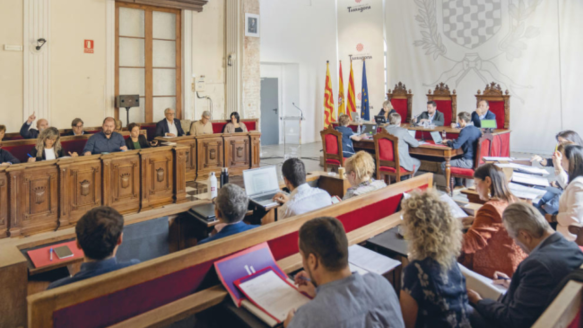 Imagen de archivo de un pleno del Ayuntamiento de Tarragona.