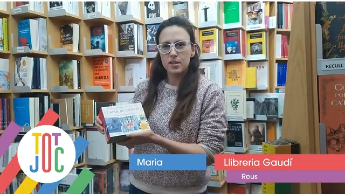 Una de les treballadores de la Llibreria Gaudí de Reus.