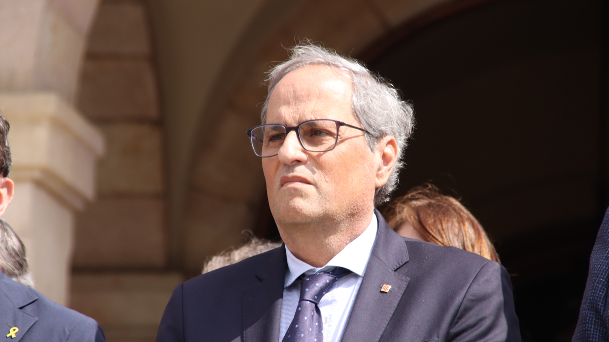 L'expresident de la Generaliat Quim Torra a la compareixença de la presidenta del Parlament suspesa, Laura Borràs, davant del Parlament, el passat març.