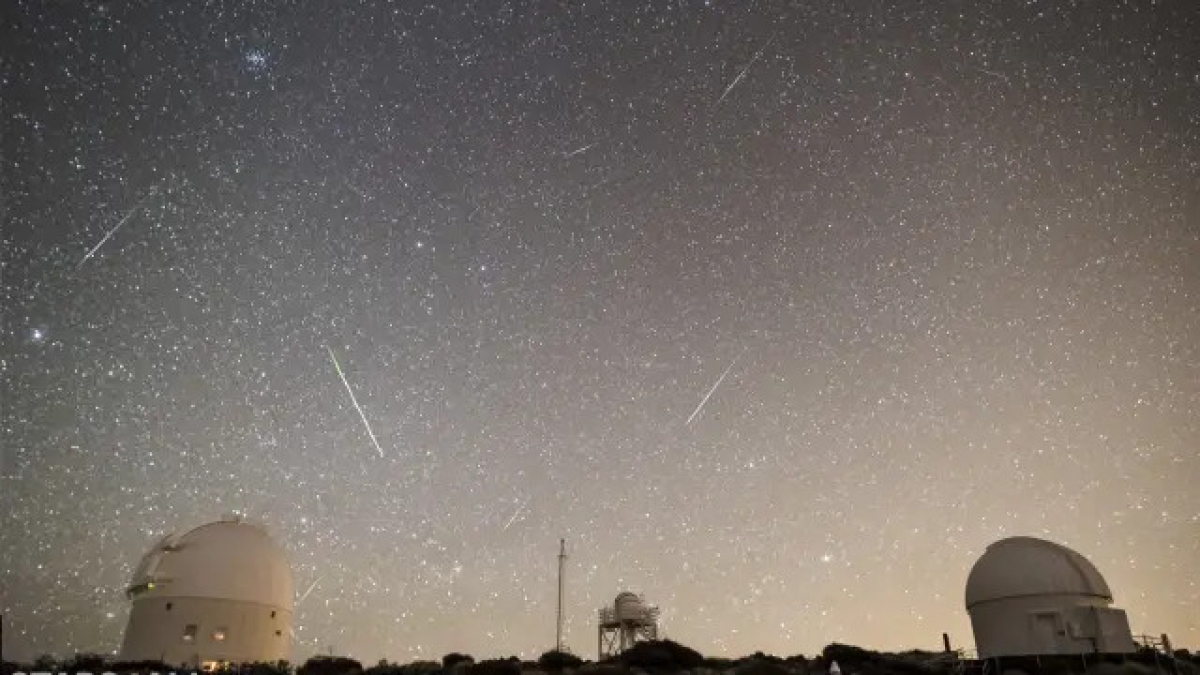 Lluvia de estrellas de las Cuadrántidas en 2019, desde el Observatorio del Teide.