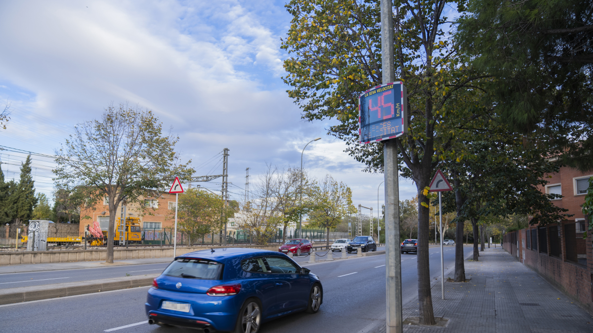 Fotografia d’un dels radars pedagògics, col·locat a l’avinguda de l’Onze de Setembre.