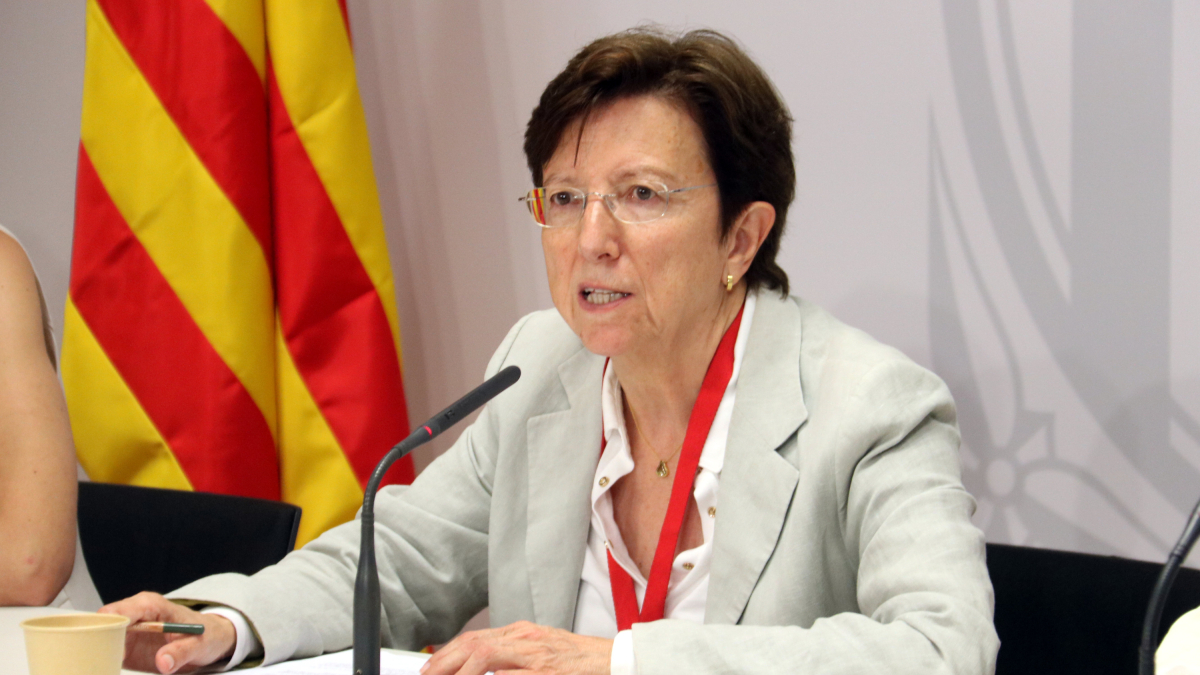 Carmen Cabezas, secretaria de Salud Pública, durante la rueda de prensa de los cambios en los avisos por temperaturas extremas, el 7 de junio de 2023.