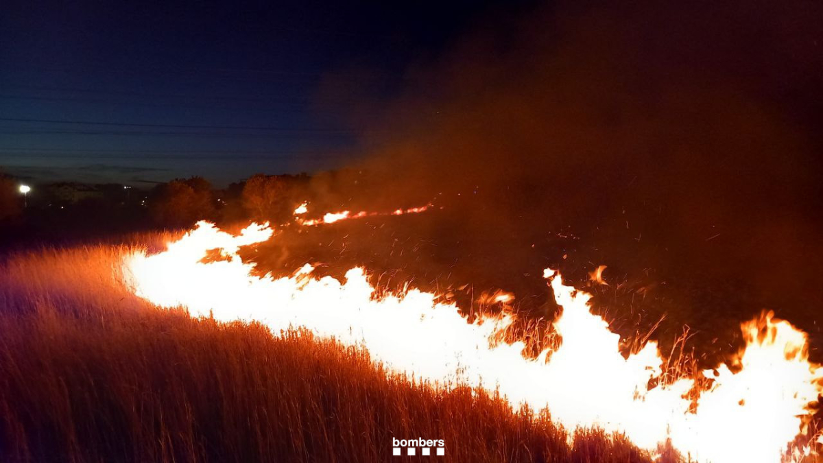 Imagen del incendio en Constantí.