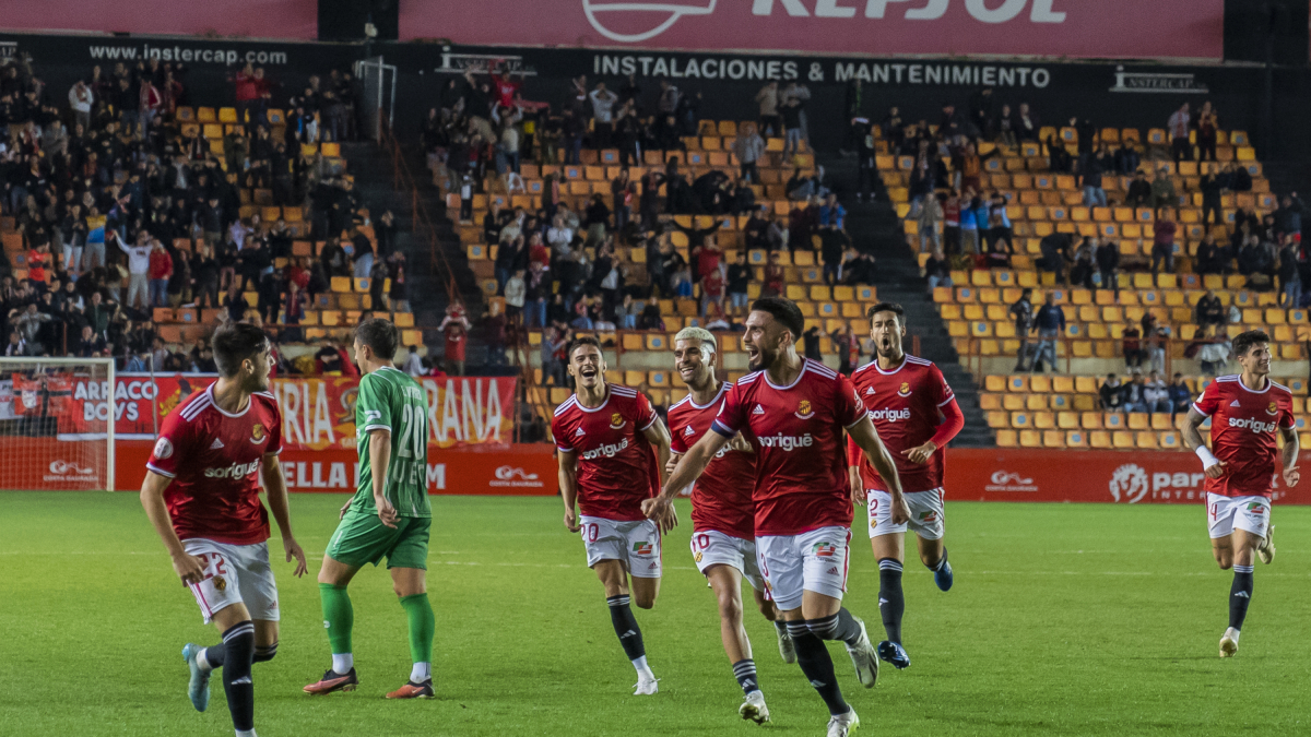 Els jugadors del Nàstic celebrant un gol contra el Cornellà.