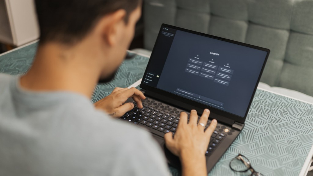 La Universitat Rovira i Virgili ha posat a prova les competències lingüístiques de la Intel·ligència Artificial.