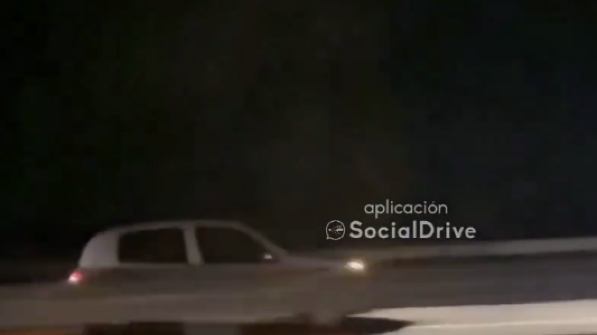 Imagen del coche circulante en dirección contraria.