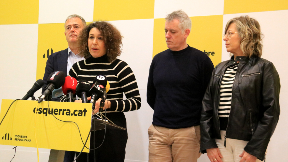Jordi Gaseni, Norma Pujol, Adam Tomàs y Mar Lleixà, en la sede de Federació de l'Ebre de ERC.