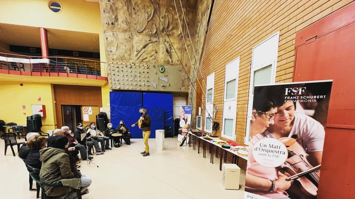 Imatge d’arxiu d’una sessió d’’Un Matí d’Orquestra’, dirigida a gent gran.