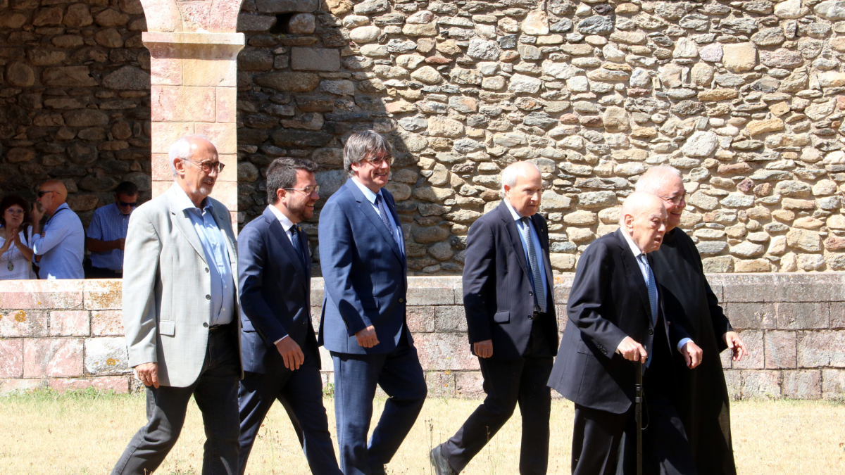 Pere Aragonès, Carles Puigdemont, Jose Montilla i Jordi Pujol a l'acte de la Catalunya del Nord l'agost de 2023.