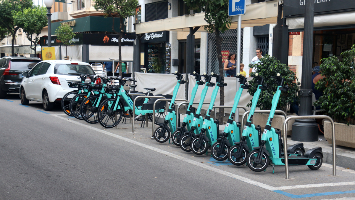 La flota de patinets triplica la de bicis disponibles.
