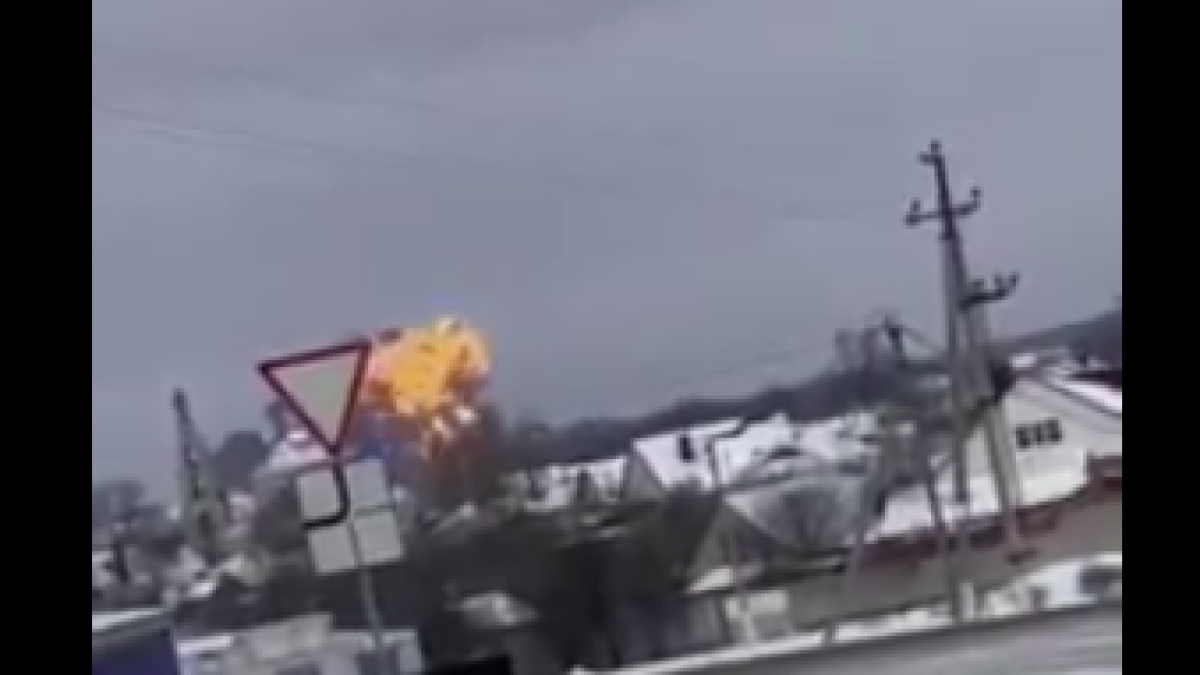 Captura del momento del impacto de la aeronave..