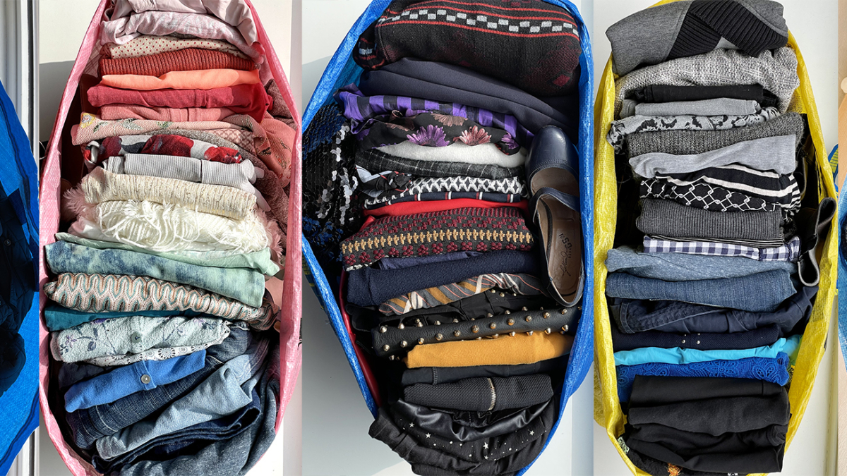 Bolsas con ropa utilizadas para hacer los intercambios de ropa.