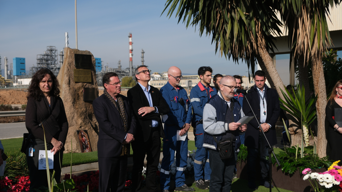 Tradicional visita i pregària al monòlit de la Mare de Déu del Lledó dels veïns de la Pobla de Mafumet.