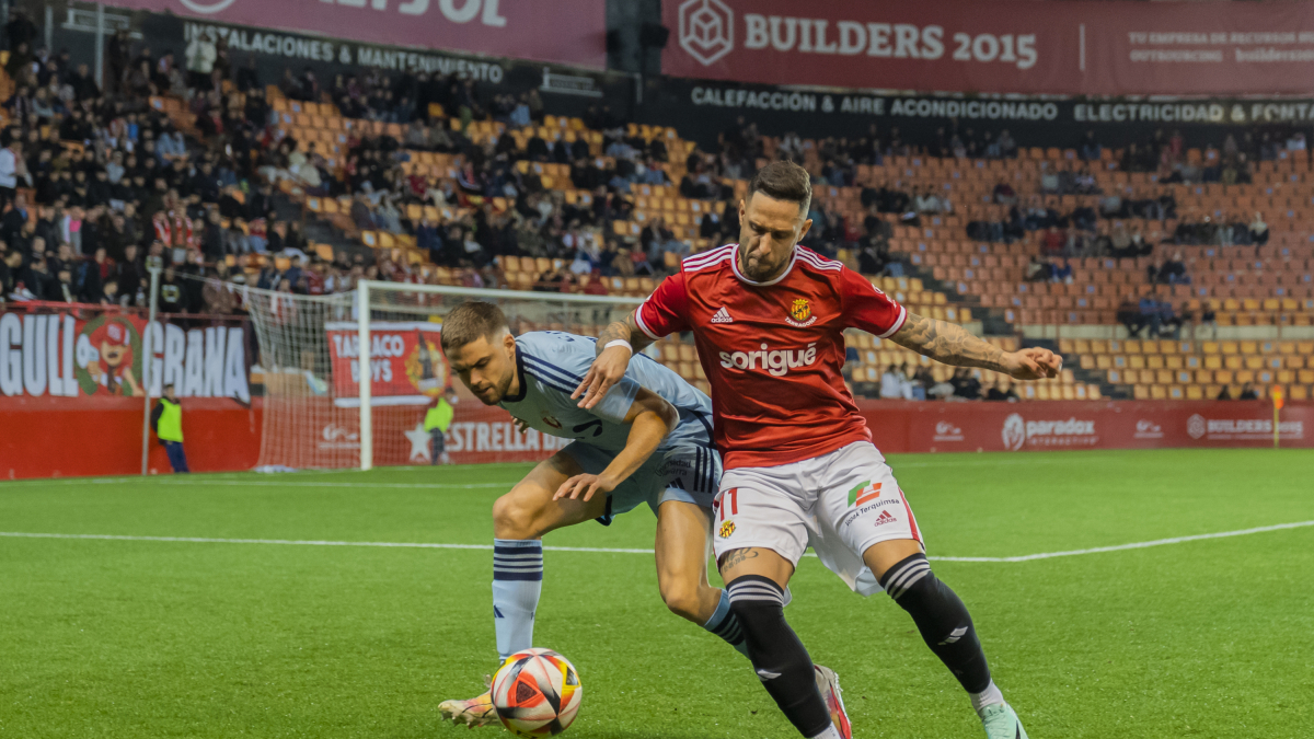 Marc Fernández durant el partit de diumenge.