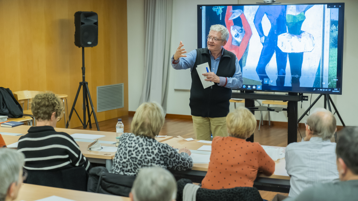 Una vintena de persones es van inscriure al taller de novel·la, que s’ha dividit en tres sessions.