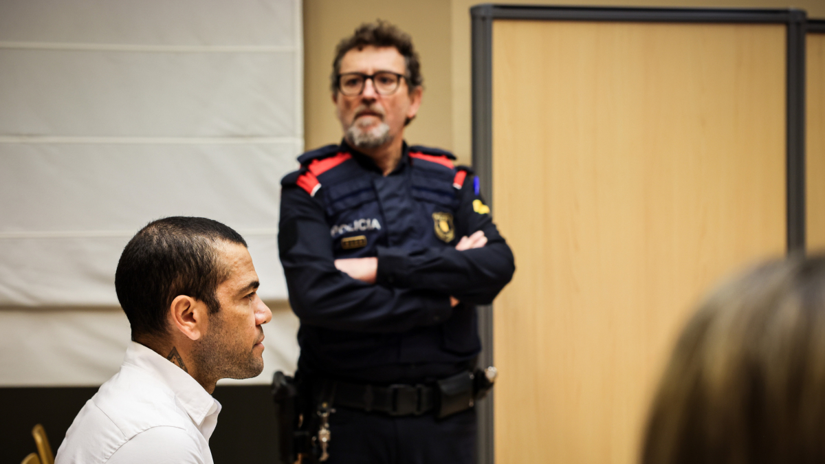 El futbolista Dani Alves, preparado para el juicio contra él en la Audiencia de Barcelona.