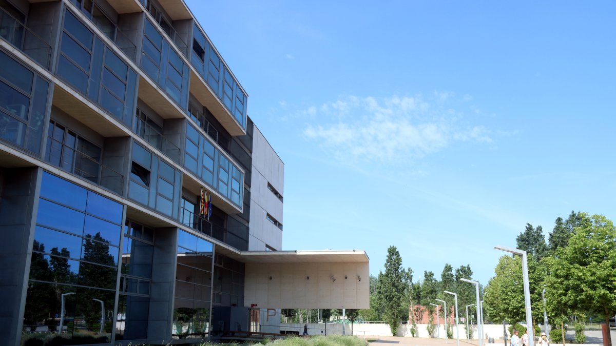 La fachada del Palacio de Justicia, sede de la Audiencia de Gerona.