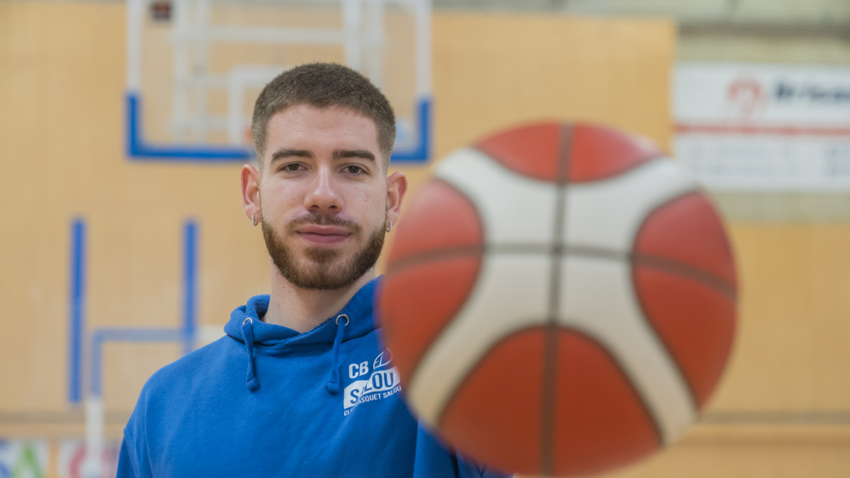 El jugador del CB Salou, Adrià Aragonès.