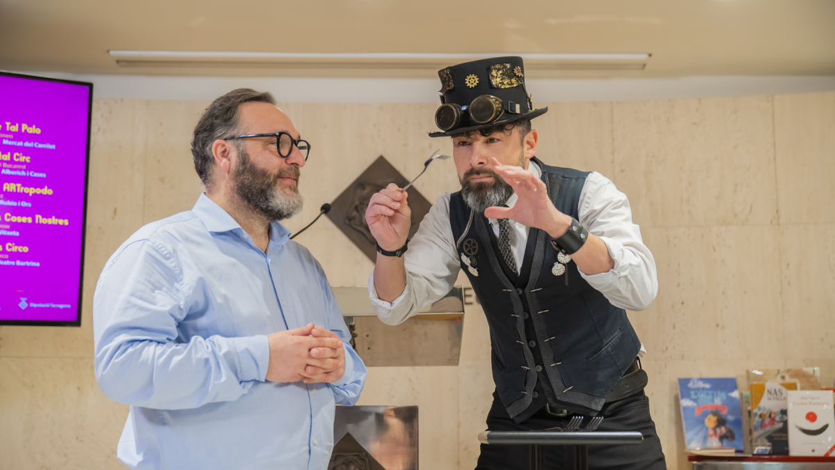 El mago Darío estuvo presente en la presentación del programa.