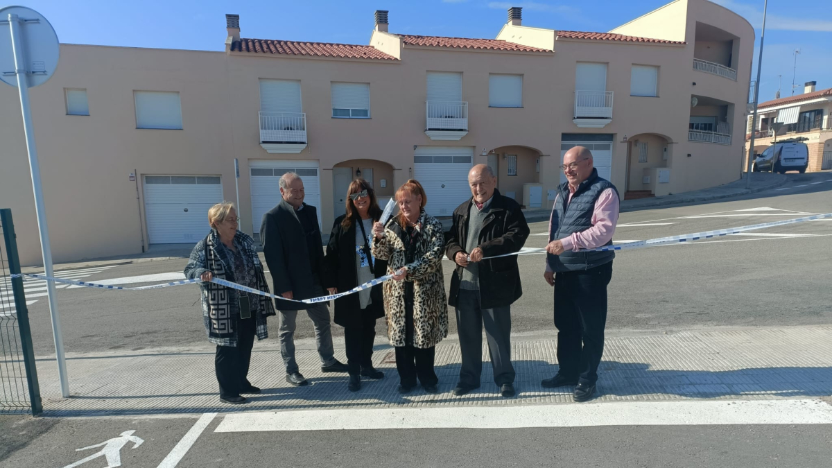 Acto inaugural aparcamiento con alcaldesa de Creixell y equipo de gobierno municipal.