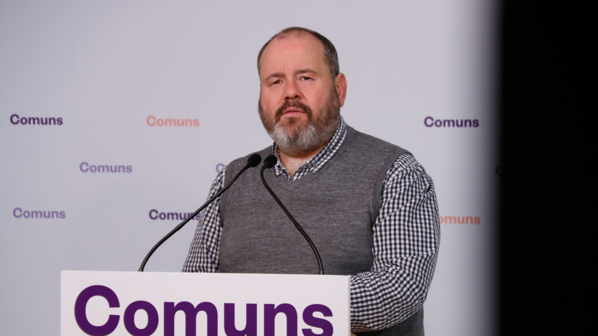 Joan Mena, portaveu de Catalunya en Comú, en roda de premsa.