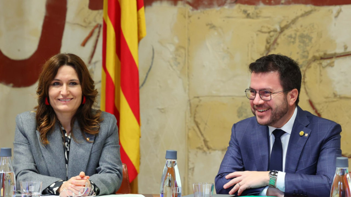 El presidente de la Generalitat, Pere Aragonès, y la vicepresidenta Laura Vilagrà, durante la reunión semanal del Consejo Ejecutivo.