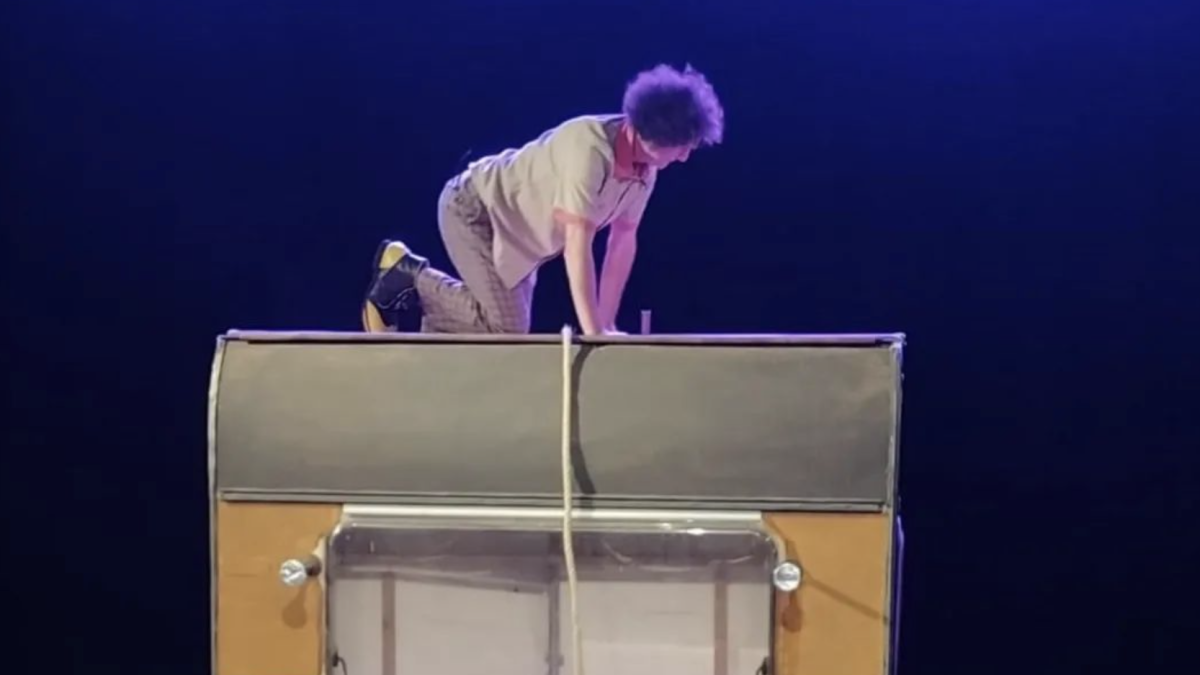 Ton Muntané estrenarà el seu nou espectacle Ësmou a l’escola Sant Bernat Calbó.