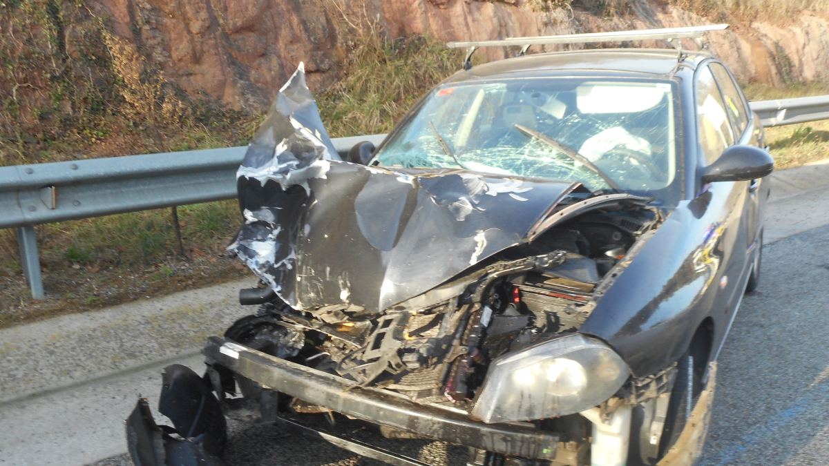 Imatge del cotxe accidentat
