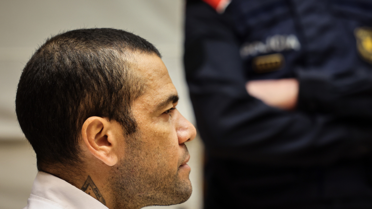 El futbolista Dani Alves, momentos antes del inicio del juicio contra él por agresión sexual en la Audiencia de Barcelona.