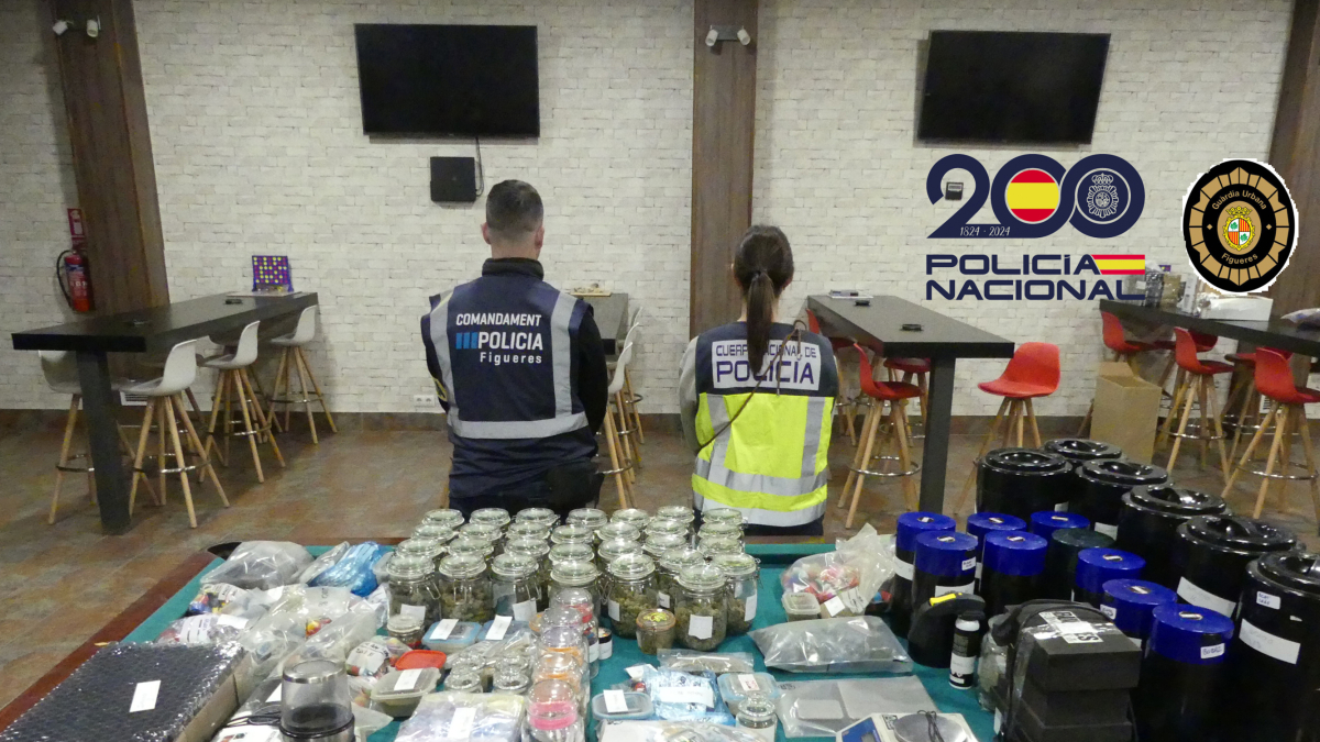 La droga y el material decomisado a la asociación cannábica de Figueres.