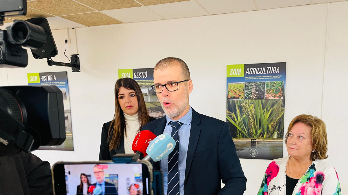 Josep Maria Cruset, acompañado de Irene Negre i Teresa Solsona