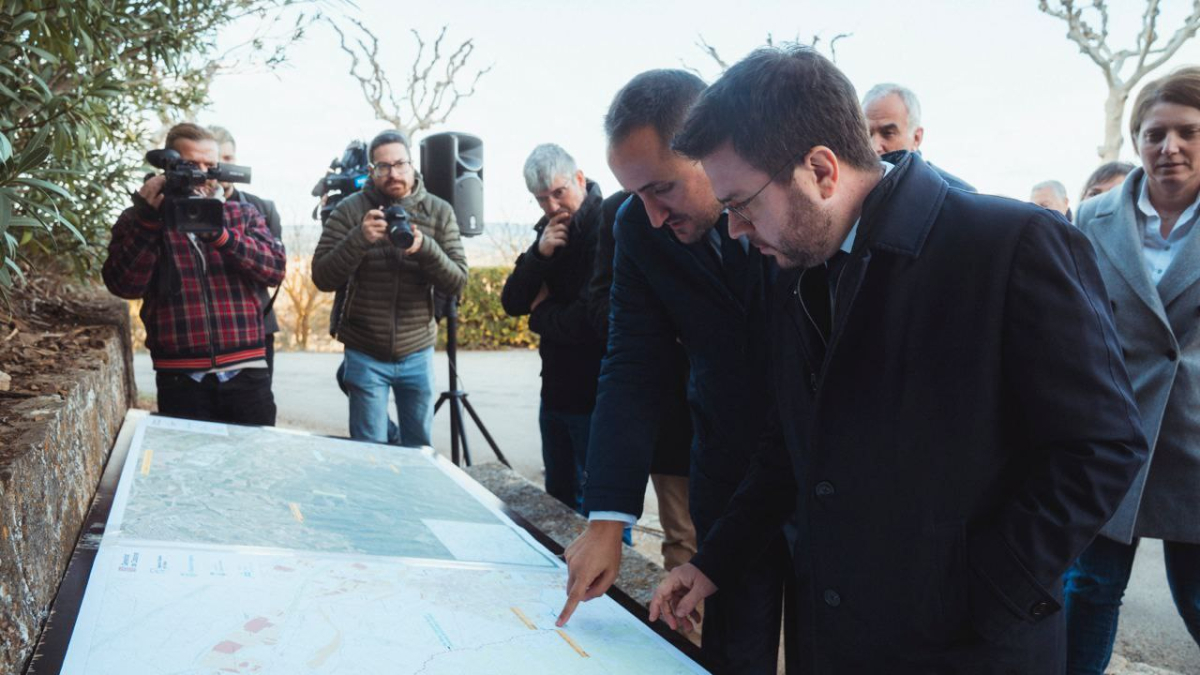 El president de la Generalitat, Pere Aragonès i Garcia, durant una visita a l'Espluga de Francolí per l'inici de les obres de connexió a la xarxa del Consorci d'Aigües de Tarragona.