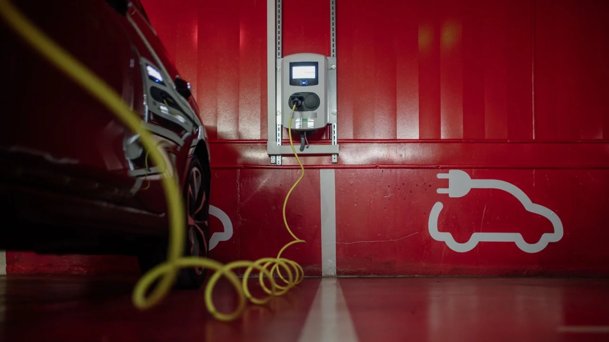 Estació de recàrrega de vehicle elèctric del Pàrquing Carrilet