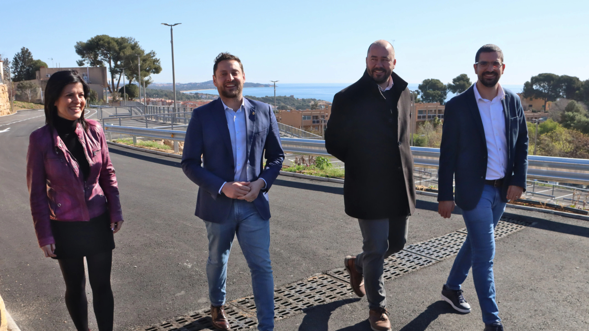 L'alcalde de Tarragona, Rubén Viñuales, i el conseller d'ERC, Xavier Puig, durant la inauguració de l'ampliació del pàrquing Torroja