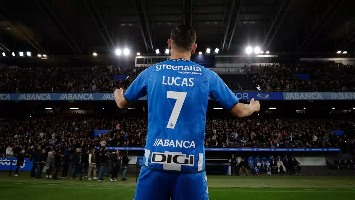Lucas Pérez en la seva presentació amb el Deportivo de la Coruña.