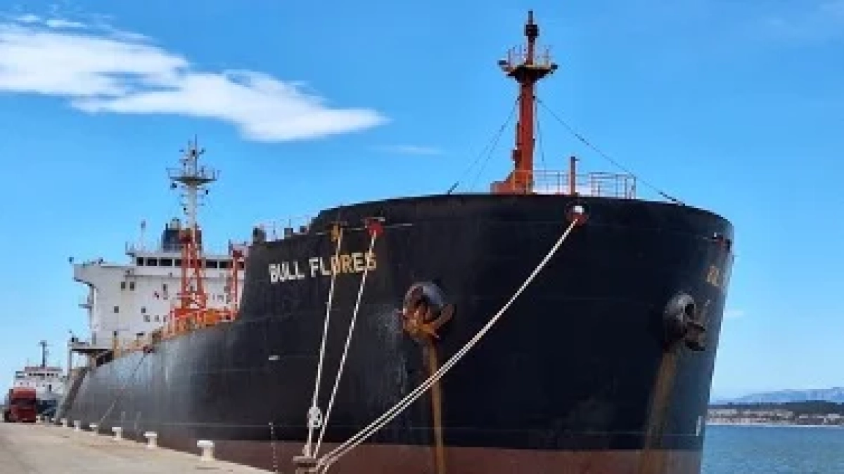 Imagen del buque detenido por la Capitanía Marítima de Tarragona