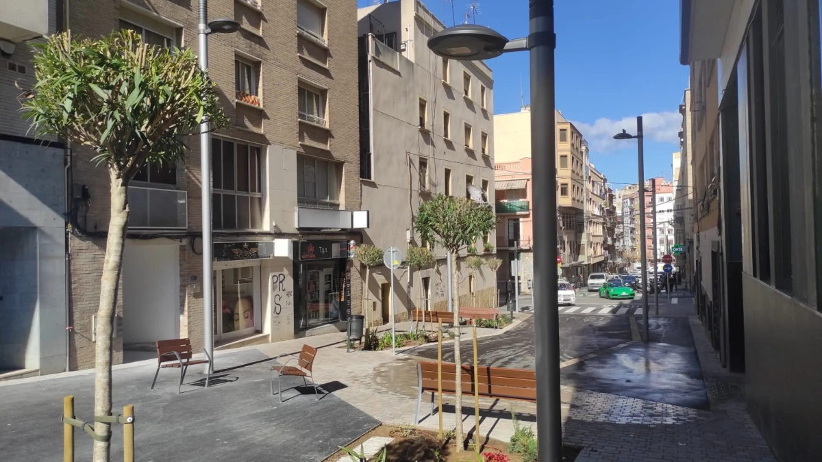 La calle López Pelàez después de la reforma.