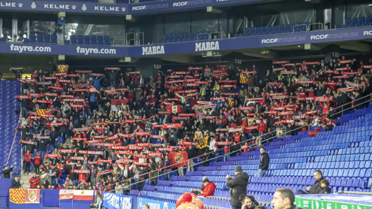Imagen del desplazamiento grana la temporada pasada en Cornellà.