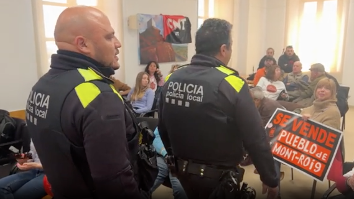 Tensió entre veïns de Mont-roig del Camp i la policia