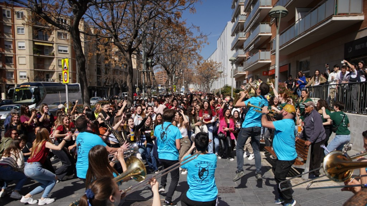 Un moment de la Festa Major 2023 amb la txaranga Pujats de To.
