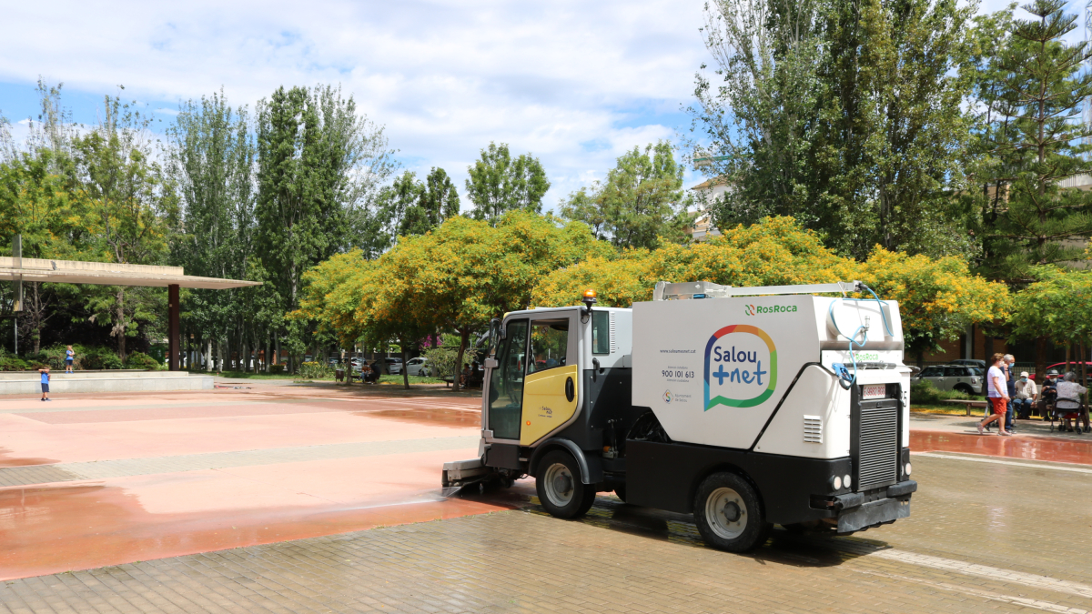 Imatge d'un vehicle del Servei de Neteja de Salou