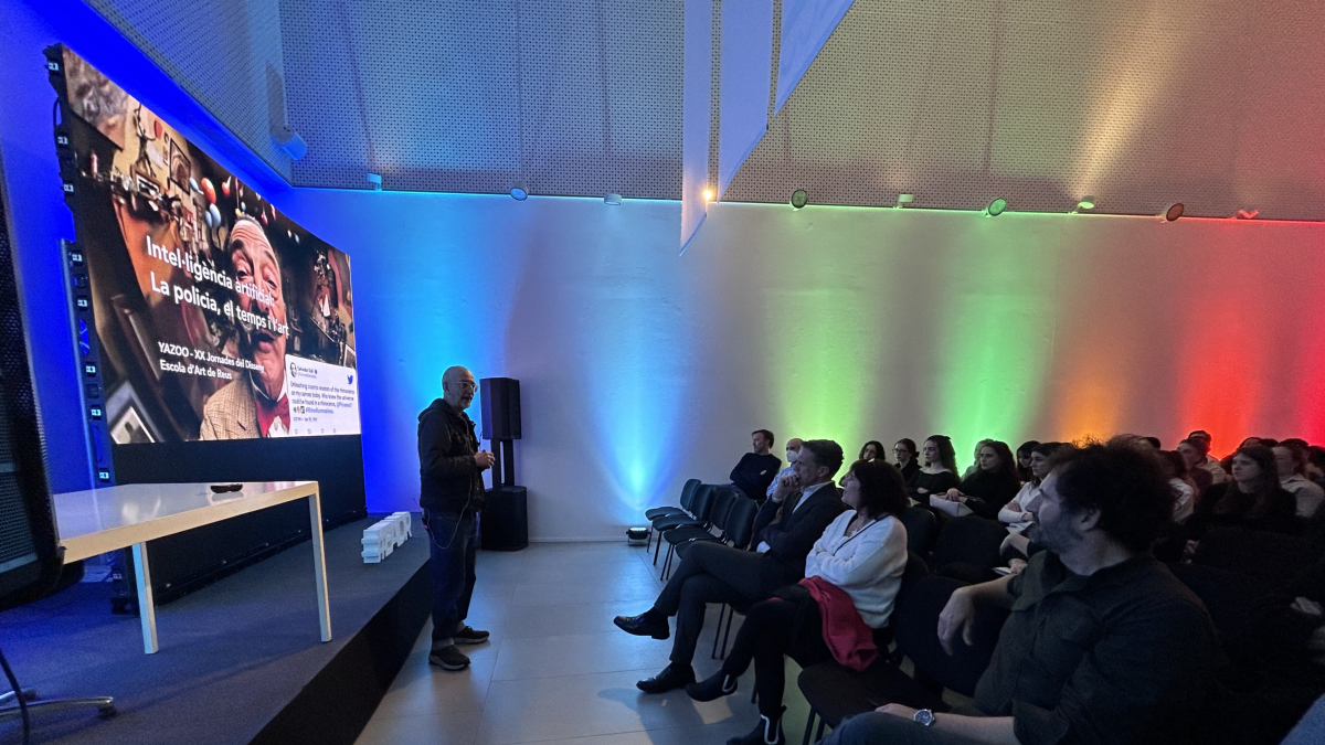 El Yazoo 2024 va arrencar ahir al vespre amb una conferència sobre intel·ligència artificial.